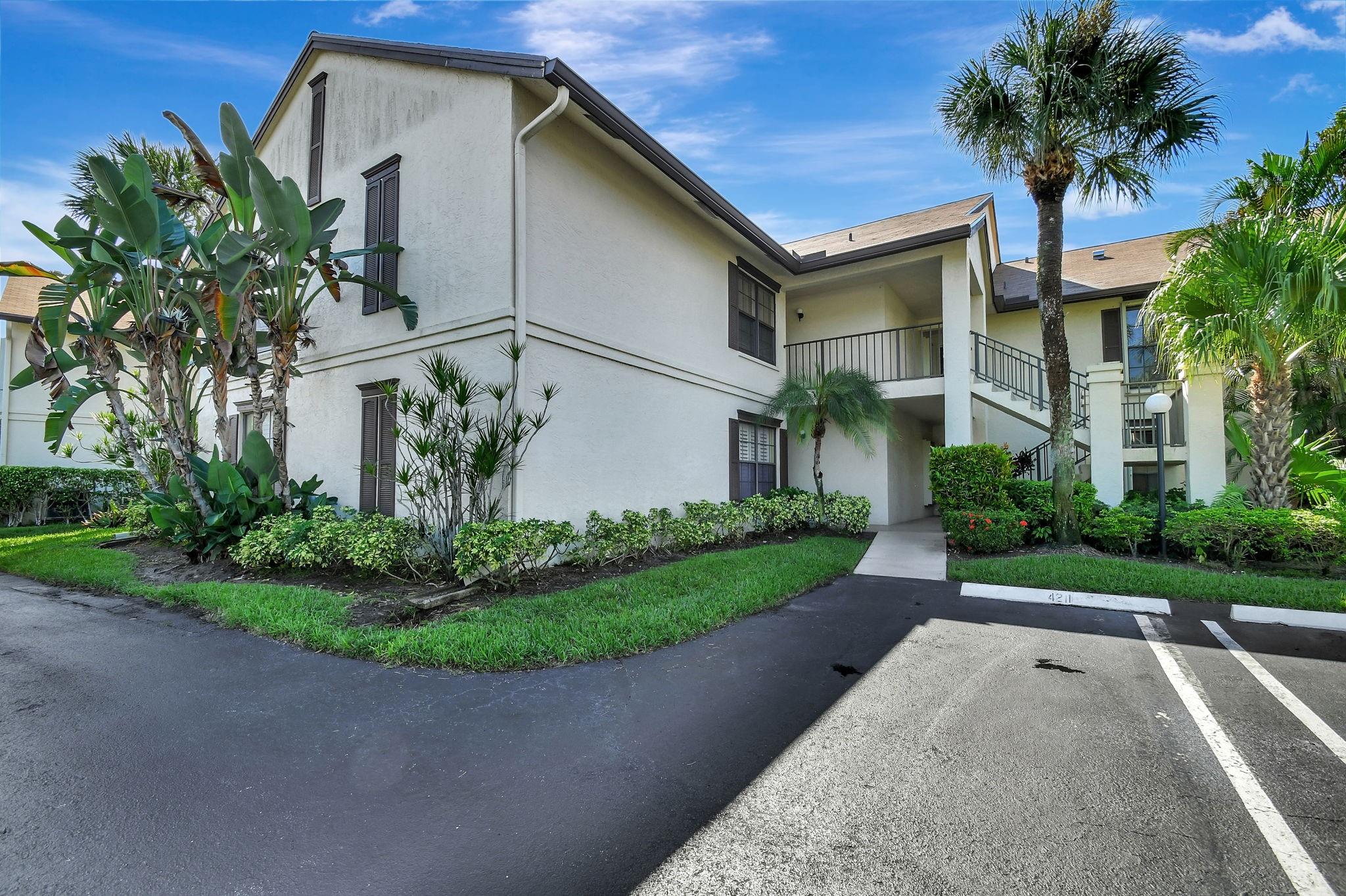 Jog Park Dr, Greenacres, FL 33467