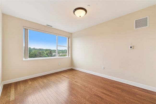 APT-306 - 5570 Centre Ave, Condo with 2 bedrooms, 2 bathrooms and 2 parking in Shadyside PA | Image 8
