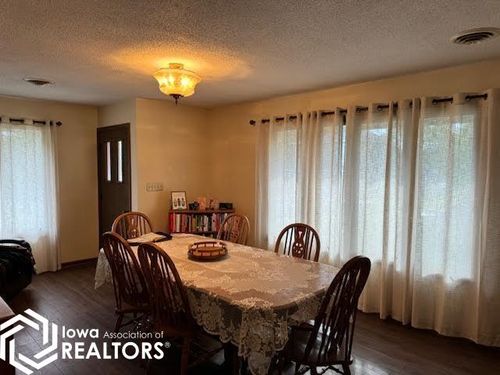 407 Court Ave, Bedford, IA, 50833-1408 | Card Image
