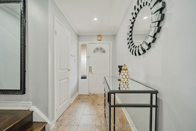 146 Baronwood Crt, Condo with 4 bedrooms, 2 bathrooms and 1 parking in Brampton ON | Image 6