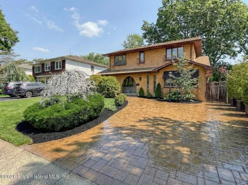 3569 Richmond Rd, Staten Island, NY, 10306-1429 | Card Image