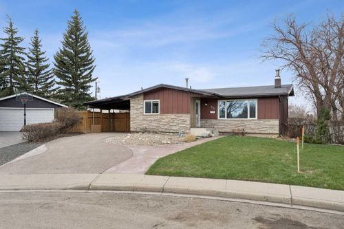 214 Springwood Place Sw, Calgary, AB, T2W0L3 | Card Image