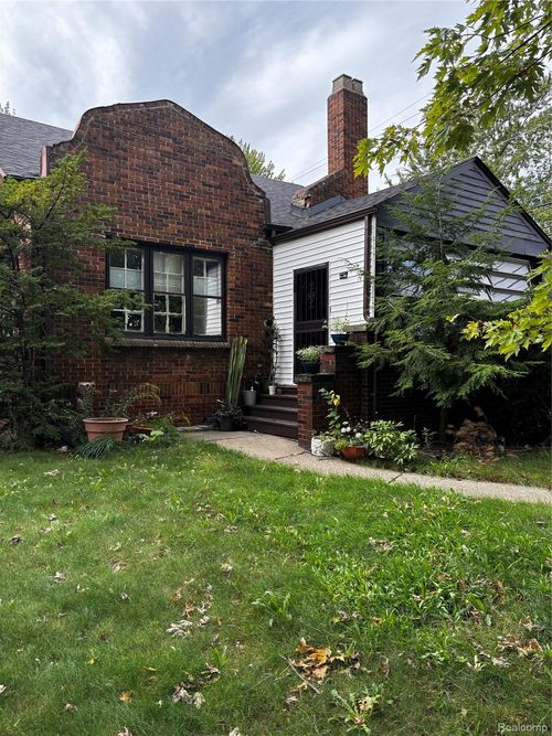 5809 Courville St, Detroit, MI, 48224-2670 | Card Image