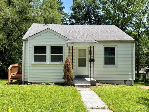 7121 Lamont Dr, Saint Louis, MO, 63136-2511 | Card Image
