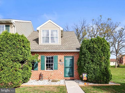 12 Fiddler Dr, NEW OXFORD, PA, 17350-8876 | Card Image