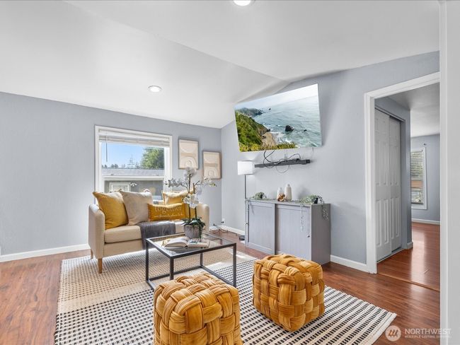 UNIT-104 - 7701 Hardeson Rd, House other with 3 bedrooms, 2 bathrooms and 3 parking in Everett WA | Image 7