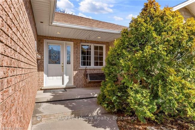 47 Morton Ave, House other with 4 bedrooms, 2 bathrooms and 4 parking in Dundas ON | Image 6