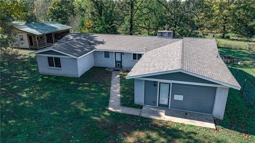 10167 Fishback Rd, Gravette, AR, 72736-9721 | Card Image