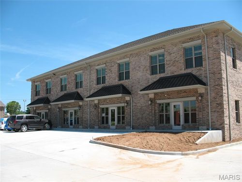 326 S Mount Auburn Rd, Cape Girardeau, MO, 63703-4942 | Card Image