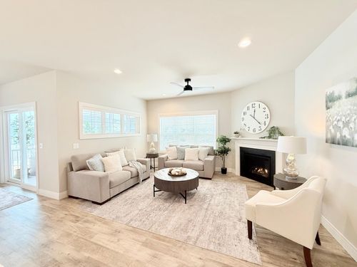 4713 Bellflower Dr, Deforest, WI, 53532 | Card Image