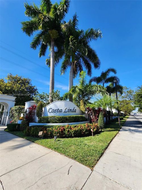 902-5570 Nw 107th Ave, Doral, FL, 33178-4929 | Card Image