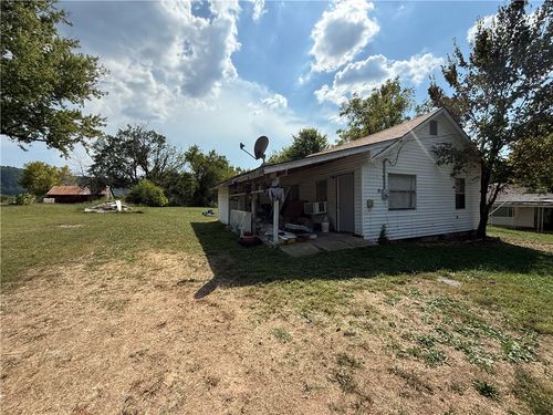 111 S Spring St, Marshall, AR, 72650-7869 | Card Image