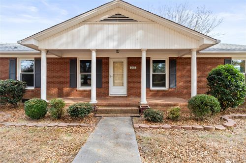 202 Fieldcrest Dr, Stanley, NC, 28164-6740 | Card Image