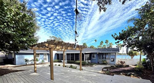 401 Whitcomb Blvd, Tarpon Springs, FL, 34689-2605 | Card Image