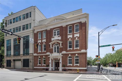 unit-304-229 N Church St, Charlotte, NC, 28202-2260 | Card Image