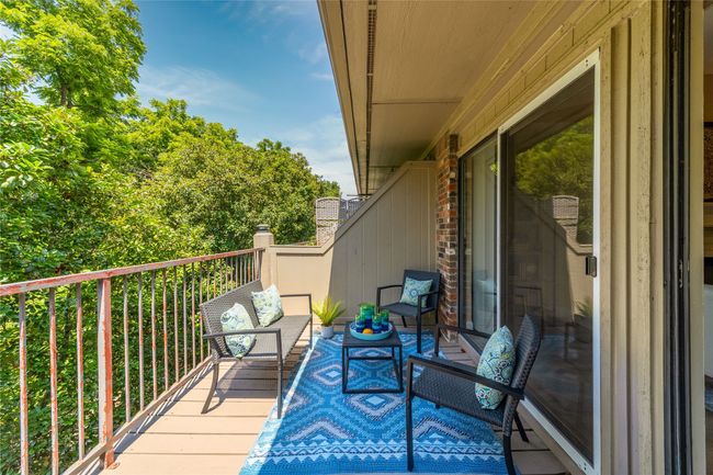 Oversized patio off living area | Image 18
