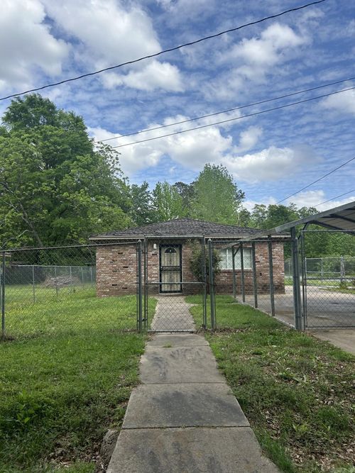 2909 S Nebraska St, Pine Bluff, AR, 71601-7230 | Card Image