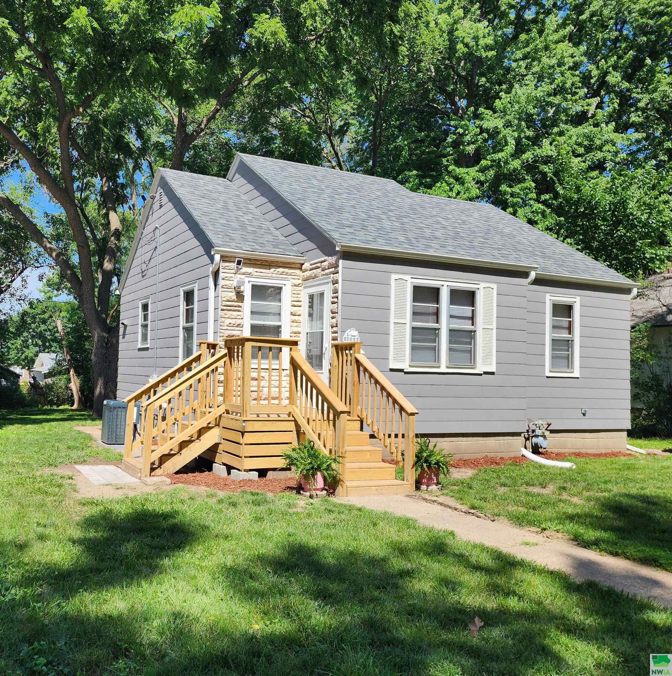 Irene St, Sioux City, IA 51105
