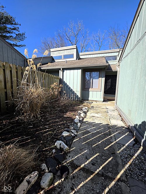 148 Sugarwood Ln, Avon, IN, 46123-8215 | Card Image