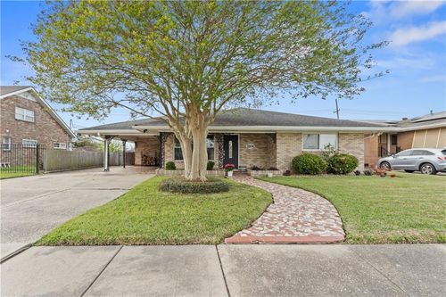 1104 Perrin Dr, Arabi, LA, 70032-2051 | Card Image