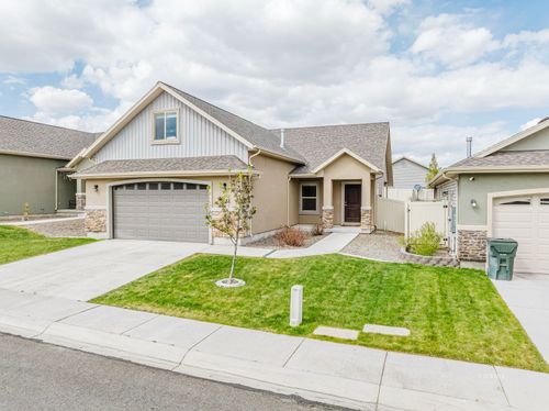 3838 Autumn Colors Dr, Elko, NV, 89801-7806 | Card Image