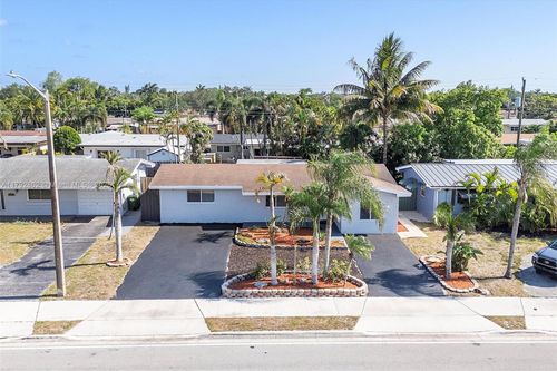 8420 Taft St, Pembroke Pines, FL, 33024-4949 | Card Image