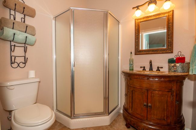 main level bath | Image 21