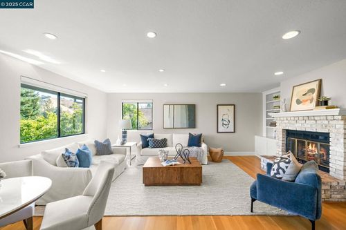 1305 Chesterton Way, Walnut Creek, CA, 94596-6463 | Card Image