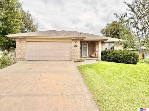 60 Pinewood Ave, Seward, NE, 68434-1067 | Card Image