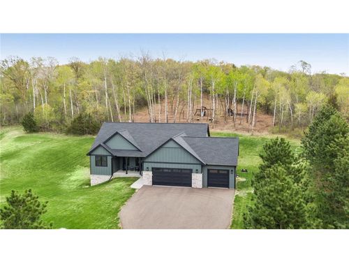 899 Gavin Pass, Hudson, WI, 54016-8374 | Card Image