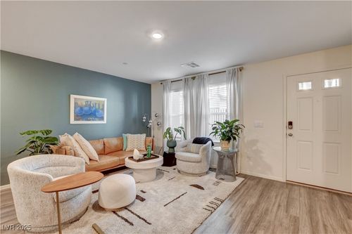 6914 Stratham Hill St, Las Vegas, NV, 89166-6090 | Card Image