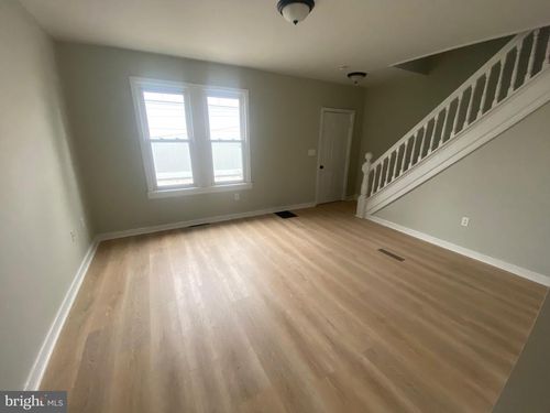 617 New York St, DUNMORE, PA, 18509-2435 | Card Image