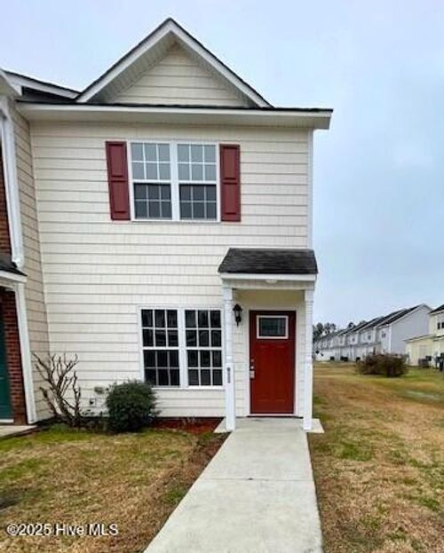 911 Springwood Dr, Jacksonville, NC, 28546-9656 | Card Image