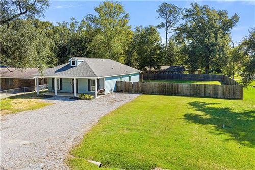 210 N 2nd St, Ponchatoula, LA, 70454-2526 | Card Image