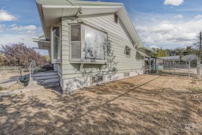 210 Adams Street E, House other with 3 bedrooms, 3 bathrooms and 2 parking in Huntington OR | Image 3