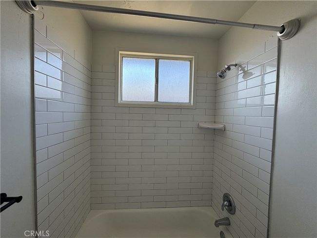 4213 W 166 Th St, Home with 2 bedrooms, 1 bathrooms and 1 parking in Lawndale CA | Image 5