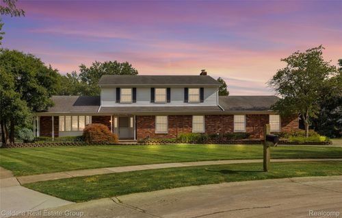 943 Huntsford Ct, Troy, MI, 48084-1617 | Card Image
