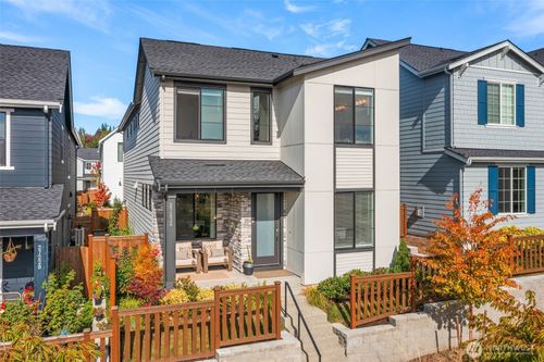 27232 Ne Walden Way, Duvall, WA, 98019-8241 | Card Image