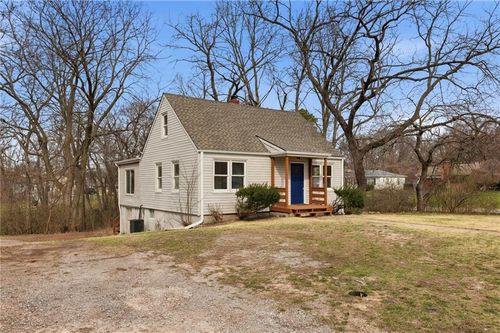 3900 Circle Dr, Independence, MO, 64052-2453 | Card Image