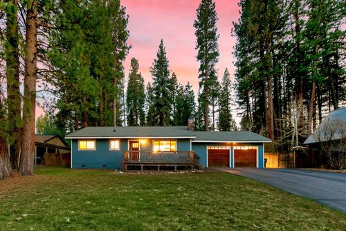 10895 Jeffrey Pine Road, Truckee, CA, 96161-2984 | Card Image