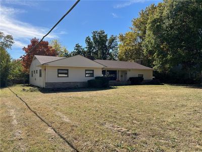 1410 Washington Street, House other with 3 bedrooms, 2 bathrooms and null parking in Fredonia KS | Image 2