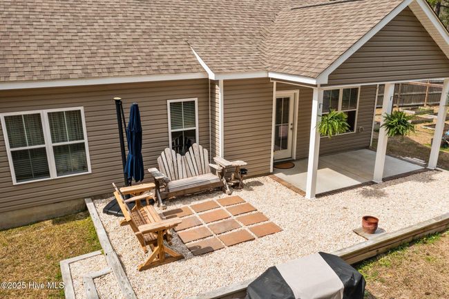 Back patio and covered porch | Image 31