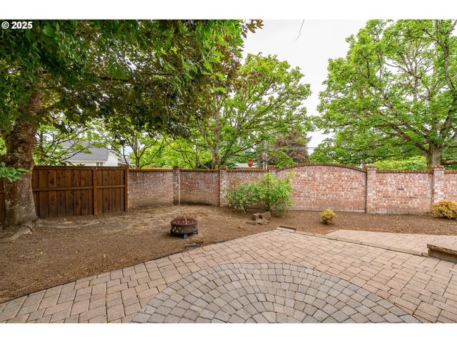 2351 Nw Pinehurst Dr, House other with 5 bedrooms, 3 bathrooms and 3 parking in McMinnville OR | Image 37