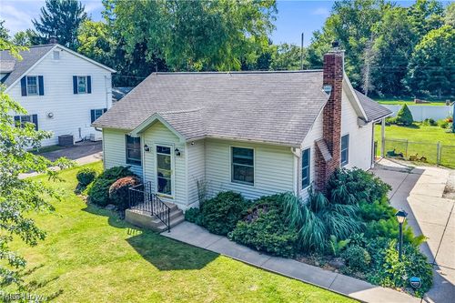 1372 Earhart Ave, Akron, OH, 44320-1524 | Card Image