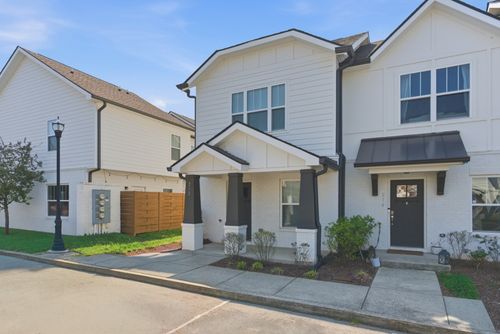 212 W Mill Dr, Nashville, TN, 37209-2577 | Card Image