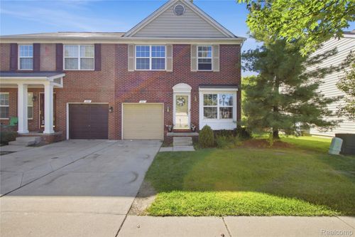 241 Tucker St, Pontiac, MI, 48341-1076 | Card Image