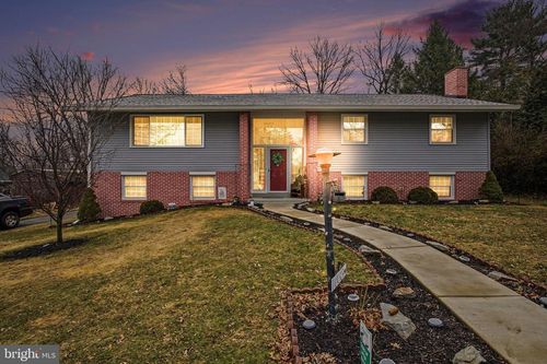 1033 S Mount Joy St, ELIZABETHTOWN, PA, 17022-2741 | Card Image