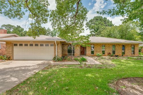 2215 W Sanford St, Arlington, TX, 76012-4914 | Card Image