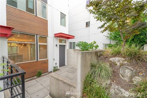 a-1718 27th Ave, Seattle, WA, 98122-3118 | Card Image