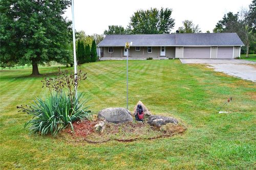 1116 E 6th St, Vinton, IA, 52349-2328 | Card Image